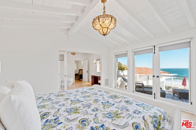 22416 Pacific Coast Highway, Malibu CA: https://media.crmls.org/mediaz/6b49d439-1b19-4915-b223-eb0a6b8ba2e5.jpg