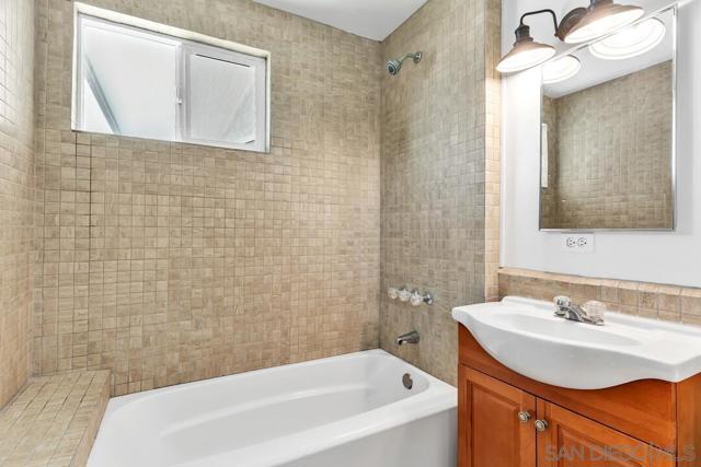 9548 Abbeyfield Rd, Santee CA: https://media.crmls.org/mediaz/6b4a5dcd-481a-448c-86b0-3dbe2bea4f65.jpg