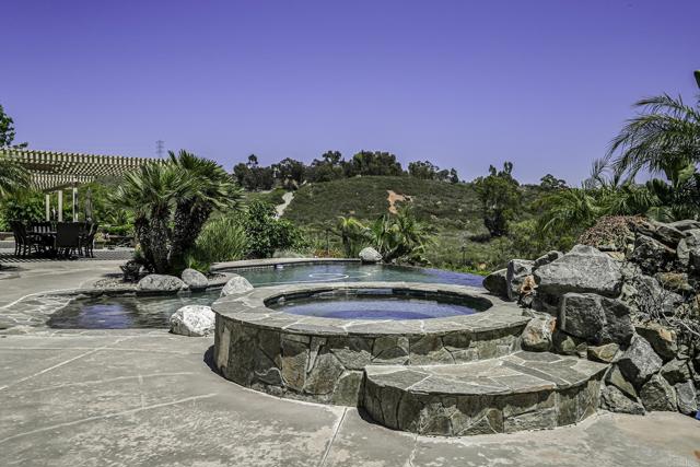 Detail Gallery Image 22 of 24 For 405 Bridoon Ter, Encinitas,  CA 92024 - 5 Beds | 4/2 Baths