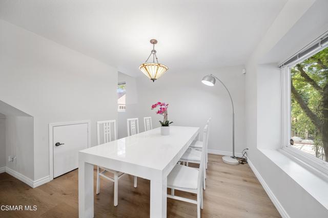 6755 Oak Springs Drive, Oak Park CA: https://media.crmls.org/mediaz/6b4aea4c-11da-4430-84c1-ed6db34966e5.jpg