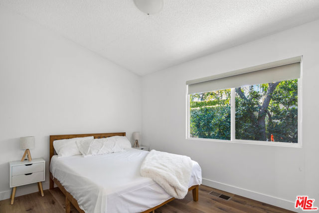 9432 Sierra Mar Place, Los Angeles CA: https://media.crmls.org/mediaz/6b4b7c00-8a94-400b-85cd-b0fa1bfa2112.jpg