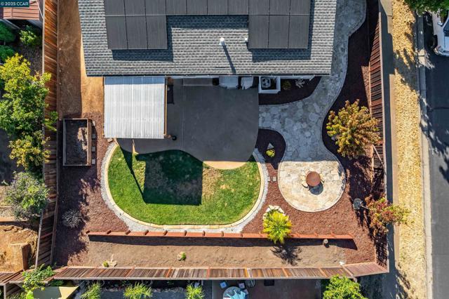 1349 Montana Dr, Concord CA: https://media.crmls.org/mediaz/6b4b811a-6399-4169-98e8-33f620a5a19f.jpg