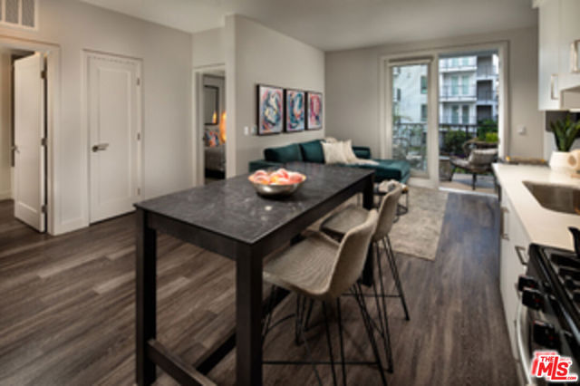 687 S Hobart Boulevard, Los Angeles CA: https://media.crmls.org/mediaz/6b4bb48e-4d1b-4275-ac00-cf83ec2ce32d.jpg