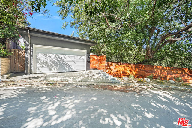 Image 3 for 3789 Prestwick Dr, Los Angeles, CA 90027