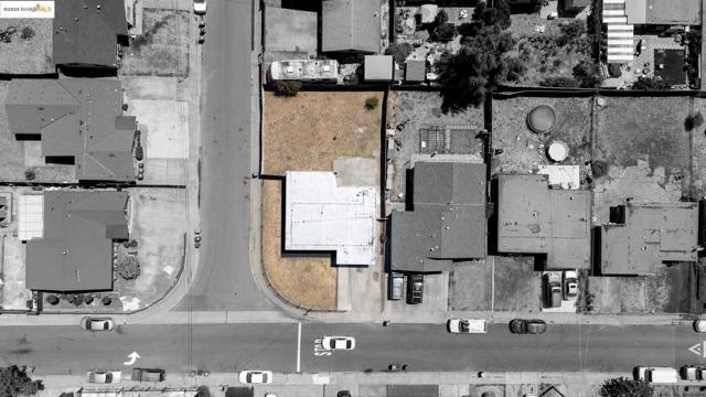 716 Williams Dr, Richmond CA: https://media.crmls.org/mediaz/6b4c6b90-aa24-4f04-a465-1de11b8975f5.jpg