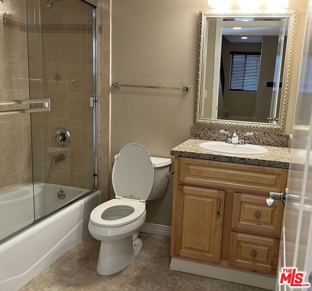 4732 Radford Avenue, Valley Village CA: https://media.crmls.org/mediaz/6b4da4c4-b2f0-4e2c-96c6-6f37558decfd.jpg