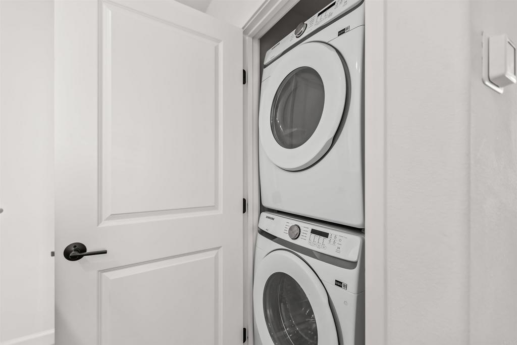 https://media.crmls.org/mediaz/6b4e81c7-3344-4b8c-8174-7473b457e0b3.jpg?preset=X-Large