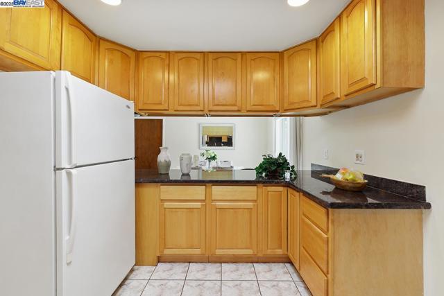 232 Longford Dr, South San Francisco CA: https://media.crmls.org/mediaz/6b4eed3a-2f4c-43fa-8395-2d4116730cae.jpg
