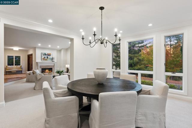3238 Greenhills Drive, Lafayette CA: https://media.crmls.org/mediaz/6b4f65cf-8cb1-472d-9d72-568c9e216faa.jpg