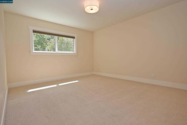 383 Caravelle Dr, Walnut Creek CA: https://media.crmls.org/mediaz/6b4f91ac-8c7f-45e6-ac82-552b008a3eb1.jpg