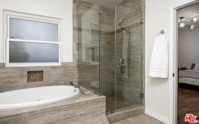 14271 Dickens Street, Sherman Oaks CA: https://media.crmls.org/mediaz/6b503359-5cb9-4c30-b1a3-383100bdccce.jpg