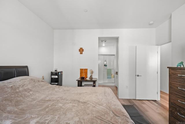 5495 Seacliff Place, San Diego CA: https://media.crmls.org/mediaz/6b5048dd-b563-4d5e-a6a1-720dd8162107.jpg