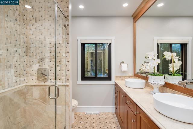 3284 Blackhawk Meadow Dr, Danville CA: https://media.crmls.org/mediaz/6b50566b-1b48-400d-8fbc-563b2b081509.jpg