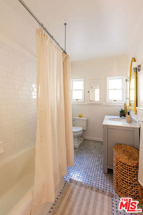 1117 N Avenue 64, Los Angeles CA: https://media.crmls.org/mediaz/6b50716a-f11b-4902-abcd-83394e0c3cad.jpg
