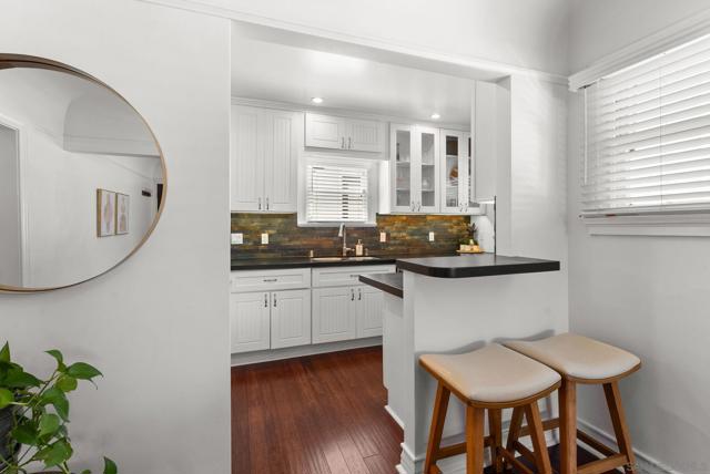 4510 Marlborough Dr, San Diego CA: https://media.crmls.org/mediaz/6b509537-8e61-4ce6-ba72-b2f3809905db.jpg