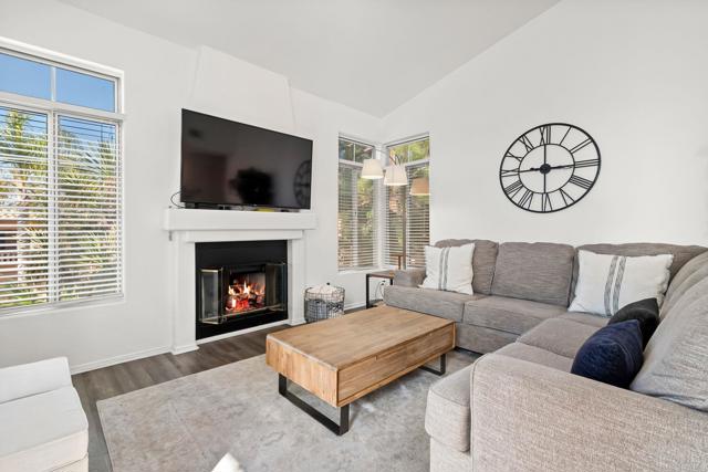 3575 Cameo Drive, Oceanside CA: https://media.crmls.org/mediaz/6b50f670-3352-447a-b2ff-444b7e1bbed4.jpg