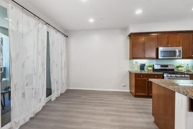 2454 Antlers Way, San Marcos CA: https://media.crmls.org/mediaz/6b514de0-8619-4269-bc8b-42aa93ef6278.jpg