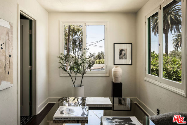 264 Robinson Road, Pasadena CA: https://media.crmls.org/mediaz/6b515860-f4e8-41ac-ac3a-dcf83fce1ae7.jpg