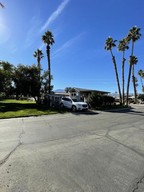81620 Avenue 49, Indio CA: https://media.crmls.org/mediaz/6b525632-7729-496c-9426-fb86447f53a7.jpg