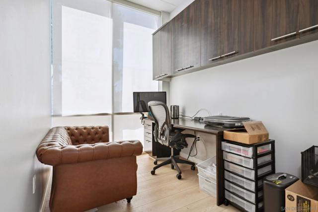 11189 Sorrento Valley Rd, San Diego CA: https://media.crmls.org/mediaz/6b52bee0-f6b1-44da-a3ee-05196e0680f6.jpg