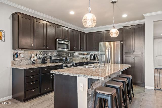 396 Edgewood Drive, Fillmore CA: https://media.crmls.org/mediaz/6b53648a-c649-4f5a-8b5b-663196289fdc.jpg