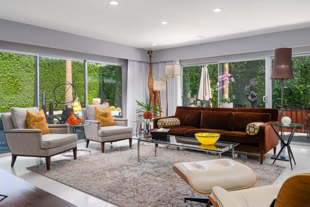 444 N Burton Way, Palm Springs CA: https://media.crmls.org/mediaz/6b53699d-45c6-4c4f-a579-6055cbf9cf83.jpg