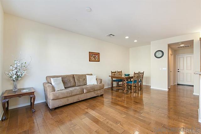 10653 Golden Willow, San Diego CA: https://media.crmls.org/mediaz/6b53dd47-5931-477a-90a8-5bc1cd0bed0b.jpg