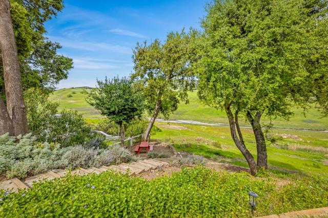 17480 Hoot Owl Way, Morgan Hill CA: https://media.crmls.org/mediaz/6b552bb4-481f-4e39-a2ae-95a94eff9d6b.jpg