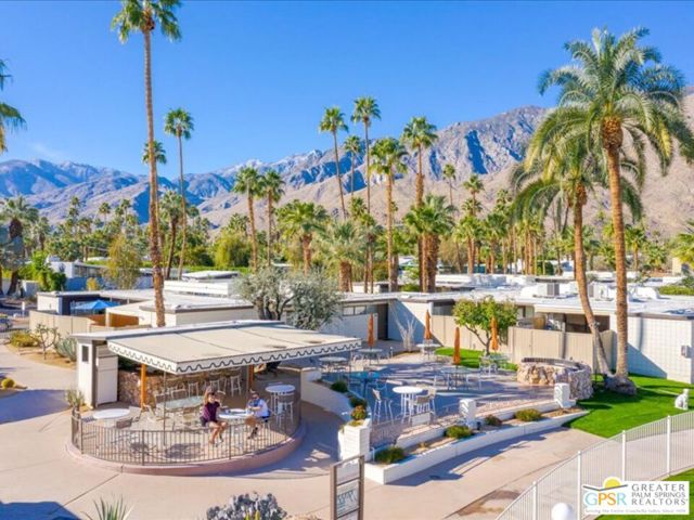 1111 E Palm Canyon Drive, Palm Springs CA: https://media.crmls.org/mediaz/6b5547ba-d532-4283-83ae-1145411ceaa9.jpg