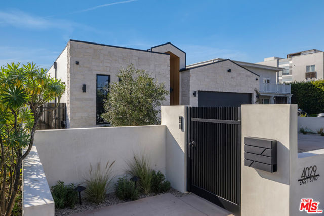 4029 East Boulevard, Los Angeles CA: https://media.crmls.org/mediaz/6b56ea30-74a8-4c33-88f1-bde4e79a4636.jpg