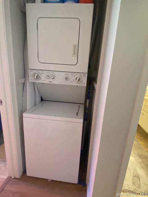 108 S Kihridge LN, Encinitas CA: https://media.crmls.org/mediaz/6b572cdd-12f0-4786-a923-126e204d699e.jpg
