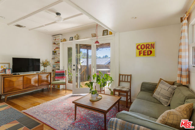 632 Museum Drive, Los Angeles CA: https://media.crmls.org/mediaz/6b574ab7-a140-4bcd-94e9-7896d8ff4d8f.jpg
