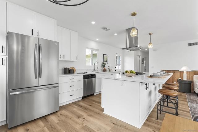 5319 Northridge Ave, San Diego CA: https://media.crmls.org/mediaz/6b57d607-0ae1-485a-9d96-5356b159b1e5.jpg