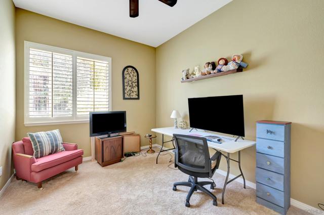 10659 Paseo Allegria Ave, San Diego CA: https://media.crmls.org/mediaz/6b57dd41-af59-4561-974d-fd5c4d59c900.jpg