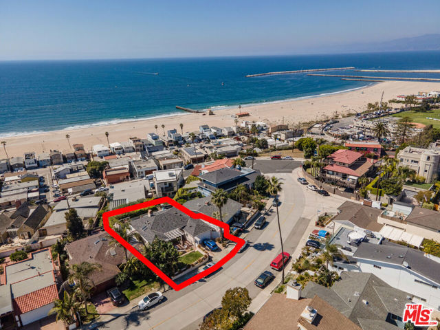 7009 RINDGE Avenue, Playa del Rey CA: https://media.crmls.org/mediaz/6b58550e-b762-43f7-a120-02e48edfc7d2.jpg