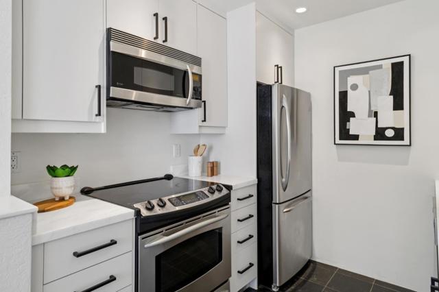905 W Middlefield Road, Mountain View CA: https://media.crmls.org/mediaz/6b585f3b-b1dd-4e27-b02d-bf3d577dbf6c.jpg