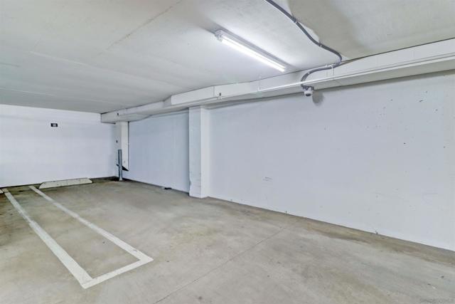 230 W Laurel Street, San Diego CA: https://media.crmls.org/mediaz/6b5af6c0-4541-45cf-8e6c-23c51b1749e3.jpg