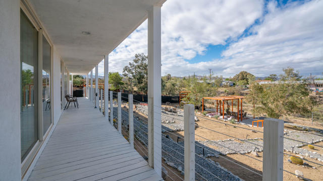 6946 Lennox Avenue, Yucca Valley CA: https://media.crmls.org/mediaz/6b5afb16-0f9b-4b41-94ef-11a5fac3d56a.jpg