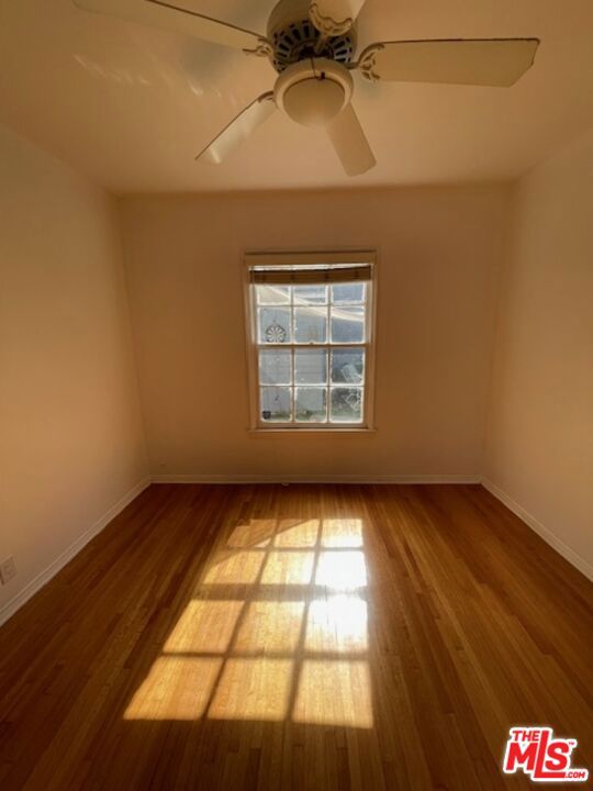 1208 Beverly Green Drive, Los Angeles CA: https://media.crmls.org/mediaz/6b5b1736-4033-4509-bcd5-18cacb4f87dc.jpg