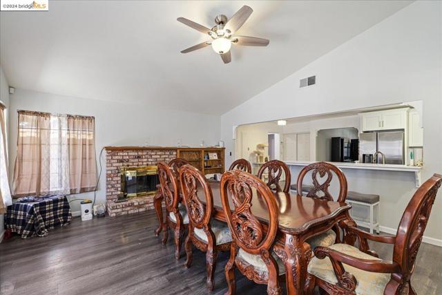 Image 18 of 40 For 79 Panoramic Avenue