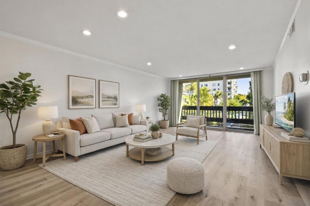 3825 centre street #19