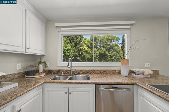 3701 Sattler Dr, Concord CA: https://media.crmls.org/mediaz/6b5bd230-2c52-413f-b06b-c6a043c6ee2f.jpg
