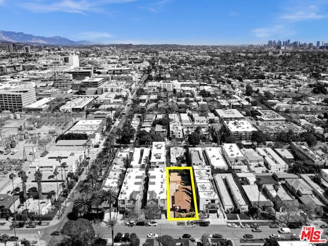 844 N Poinsettia Place, Los Angeles CA: https://media.crmls.org/mediaz/6b5c4ac6-09e3-43a0-8003-acd46ca02163.jpg