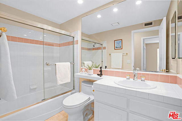 1668 Fox Springs Circle, Newbury Park CA: https://media.crmls.org/mediaz/6b5d1858-6dfb-4195-b498-b8d0cfb5741e.jpg