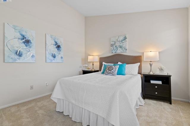 7710 Canyon Meadow Cir, Pleasanton CA: https://media.crmls.org/mediaz/6b5d2993-cc01-4709-b80b-957553635e4b.jpg
