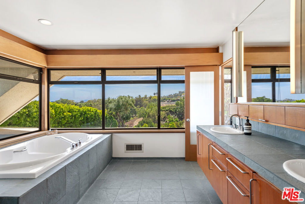 MLS #25617601 image #30