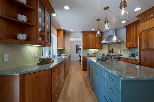 1455 Redwood Drive, Los Altos CA: https://media.crmls.org/mediaz/6b5d4458-2737-4cd4-9adb-710b73524784.jpg