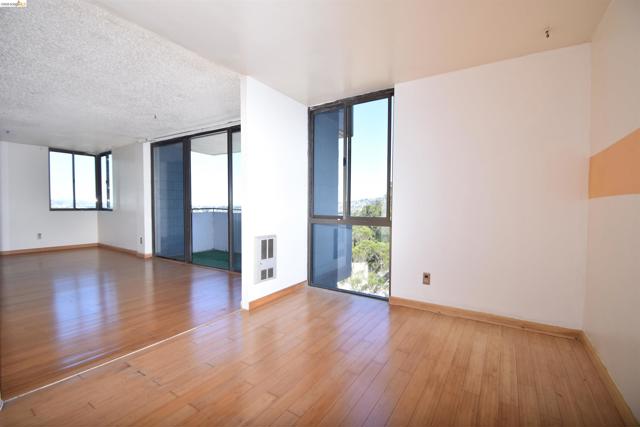 Image 10 of 22 For 555 Pierce St 1320