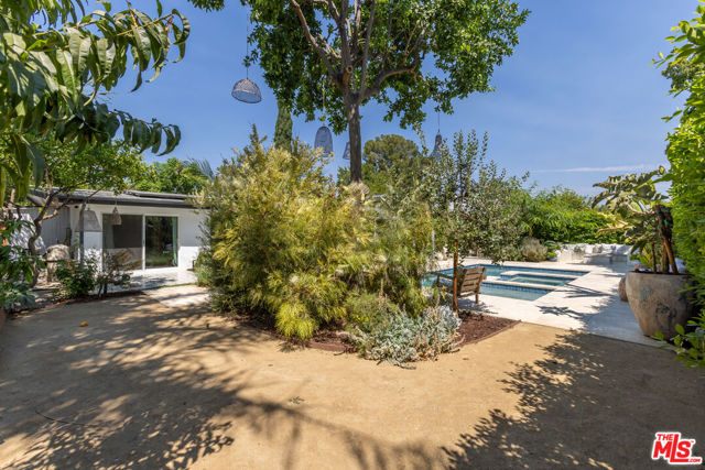 7442 Capps Avenue, Los Angeles CA: https://media.crmls.org/mediaz/6b5daba9-d6aa-4cb4-8e38-0a93f820b10e.jpg