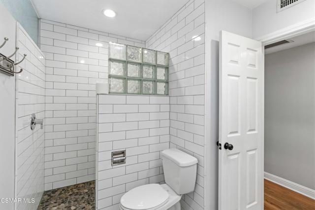 1881 Wellesley Drive, Thousand Oaks CA: https://media.crmls.org/mediaz/6b5e0eda-cfa6-45e9-87c6-ad3801579a0f.jpg